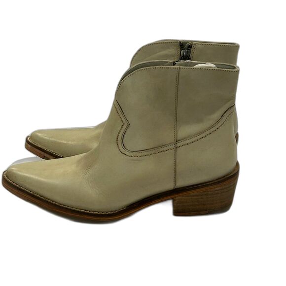 Vintage Foundry Co Boots Women’s Size 7.5 Color Cream Western Design 2.75”H Heel - Picture 4 of 11